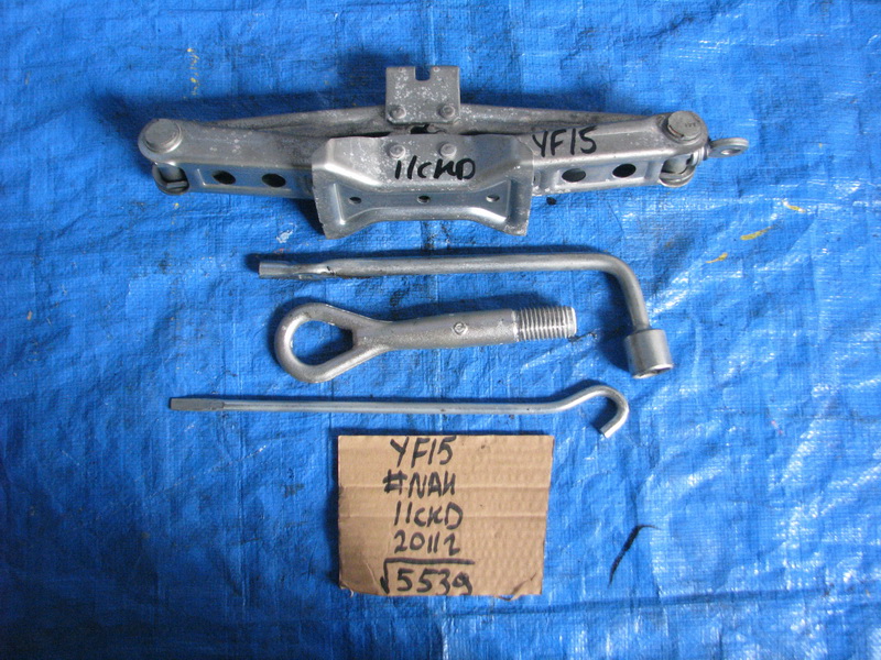 Домкрат Nissan Juke