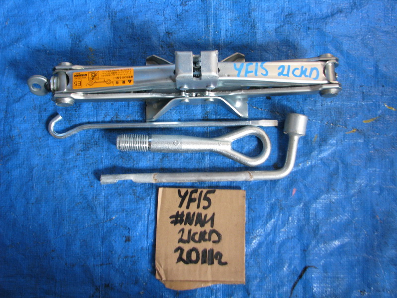 Домкрат Nissan Juke