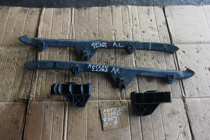 Крепление бампера Toyota Avensis