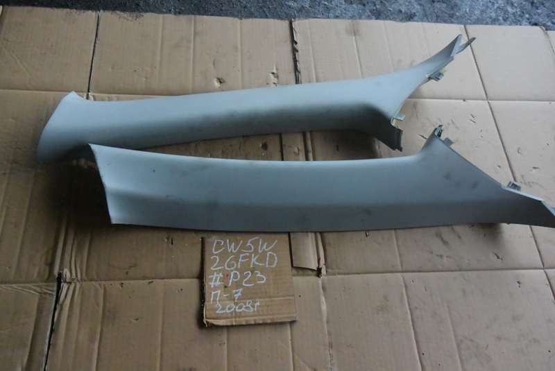 Накладка на стойку кузова Mitsubishi Outlander CW5W