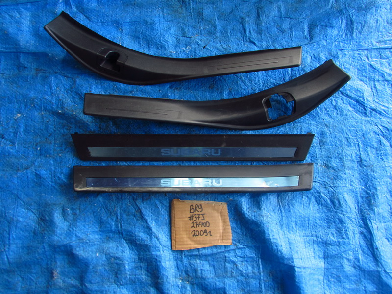 Порожек пластиковый Subaru Legacy