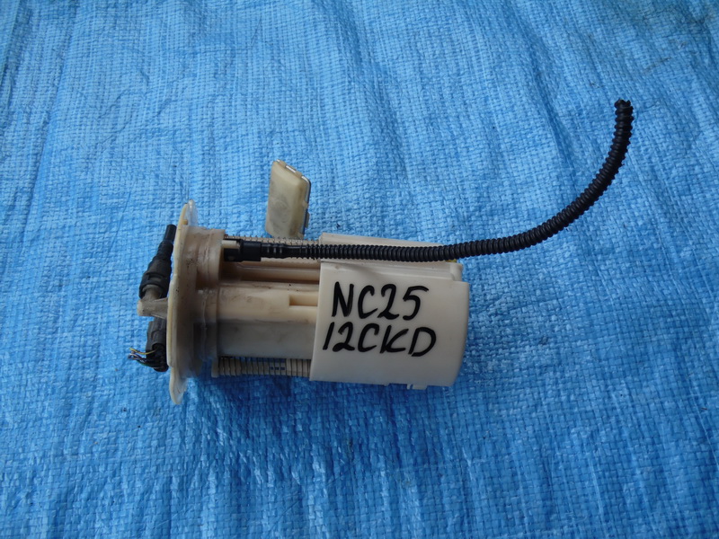 Топливный насос Nissan Serena NC25