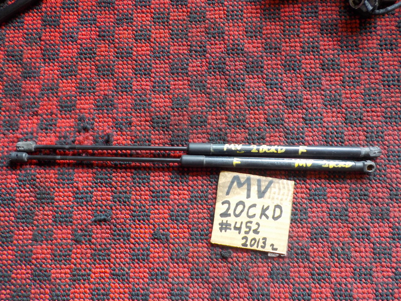 Амортизатор капота Volvo V40