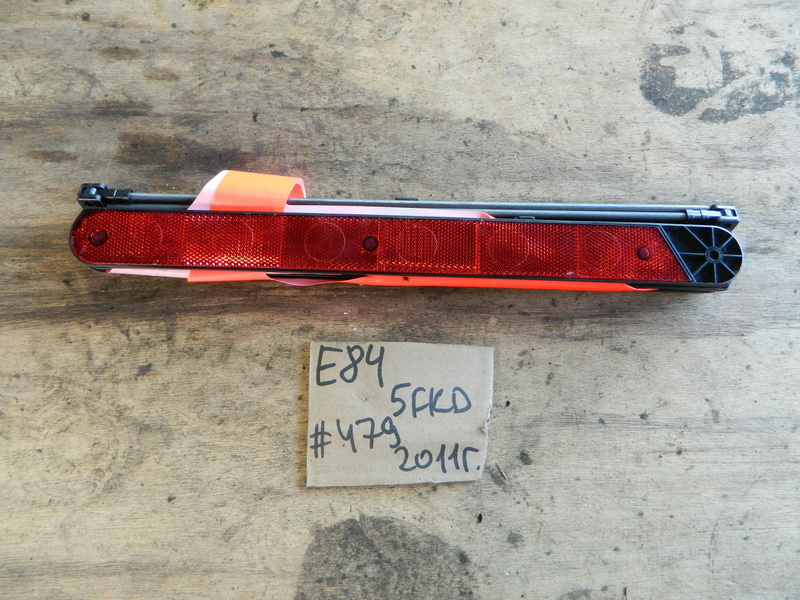 Знак аварийной сигнализации BMW X1