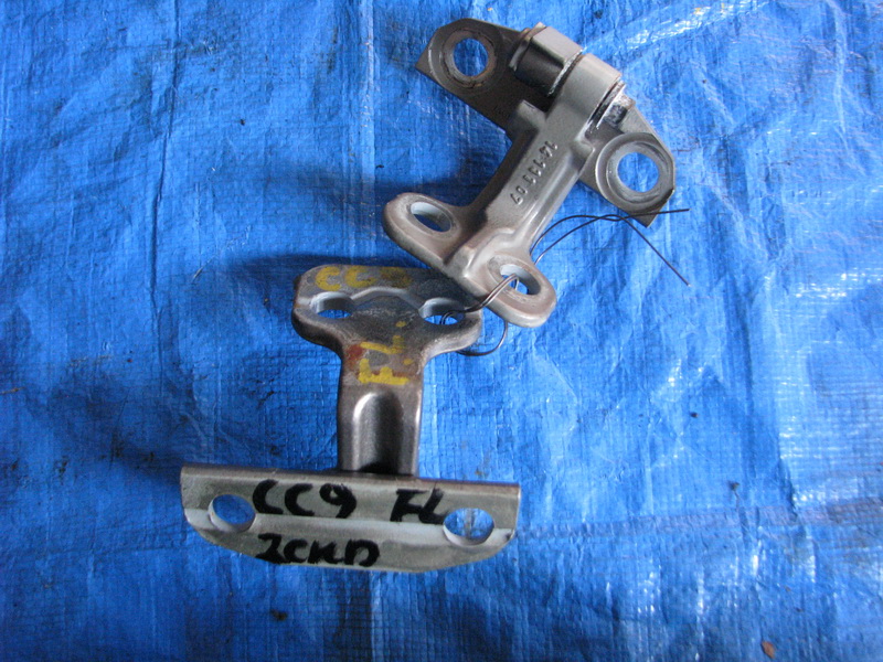 Петля двери Jaguar Xf