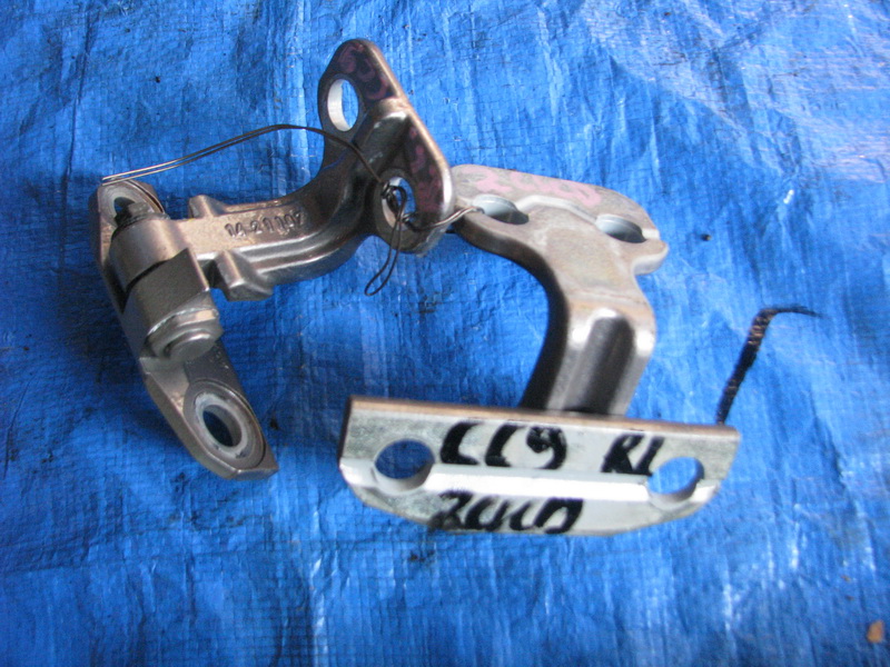 Петля двери Jaguar Xf CC9