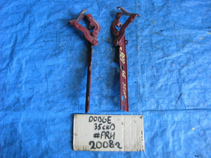 Петля капота Dodge Journey