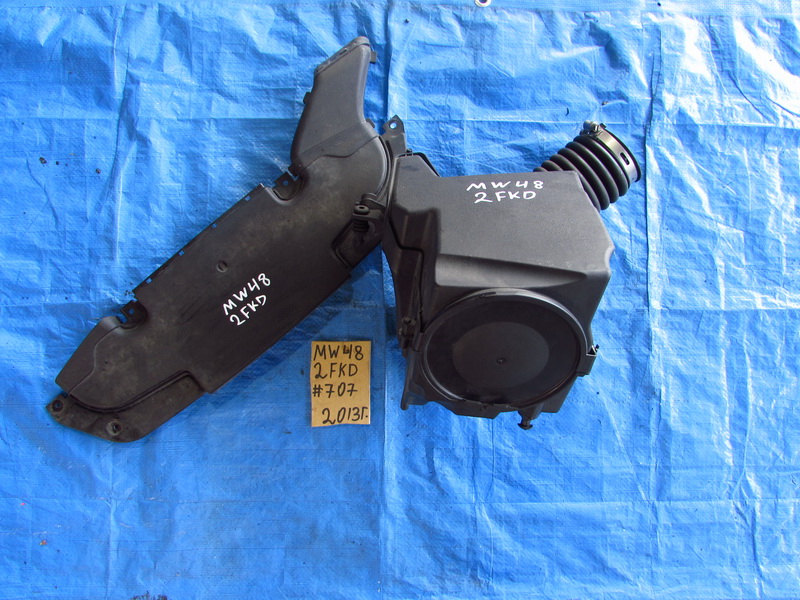 Корпус воздушного фильтра Volvo V40 MV48