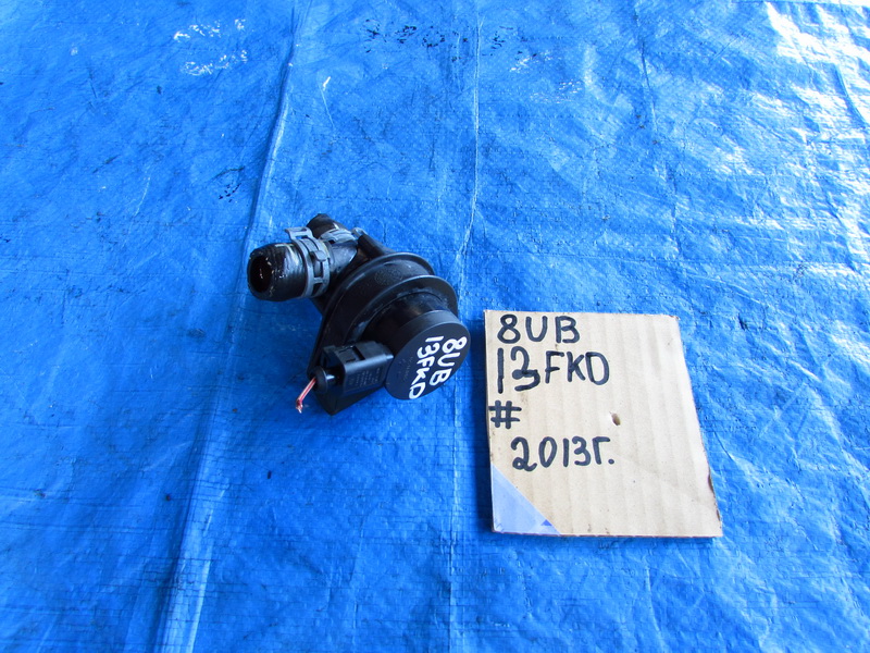 Помпа водяная Audi Q3 8UB