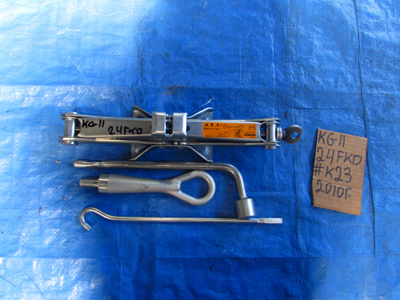 Домкрат Nissan Bluebird Sylphy