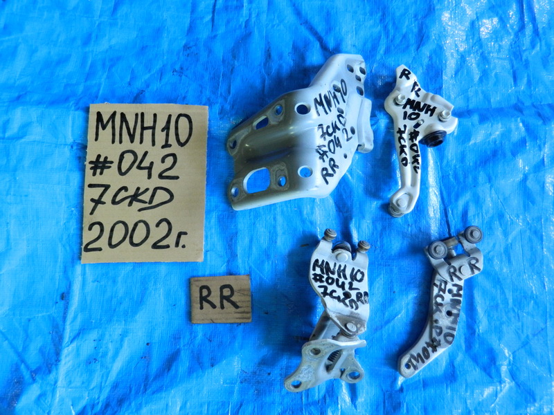 Ролик сдвижной двери Toyota Alphard MNH10