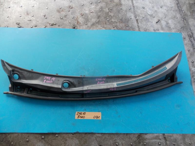 Решетка под лобовое стекло Toyota Wish