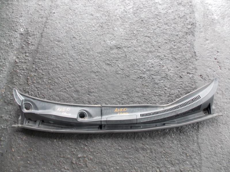 Решетка под лобовое стекло Toyota Wish