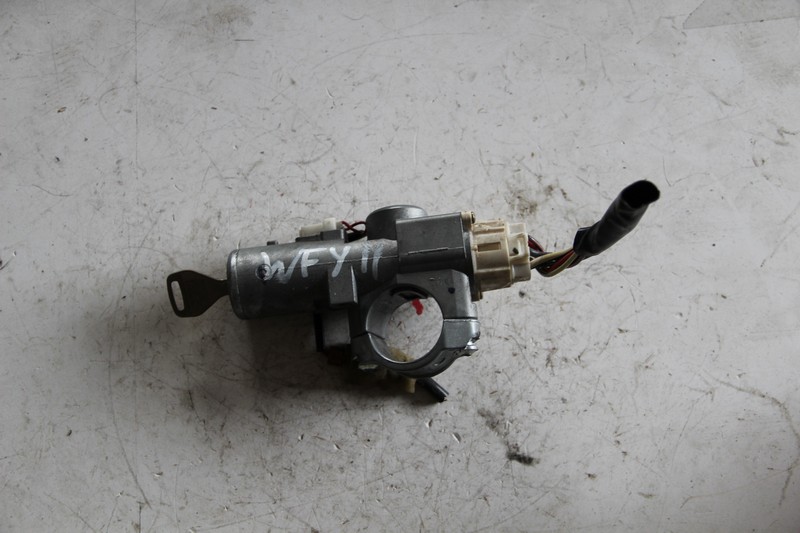 Замок зажигания Nissan Wingroad