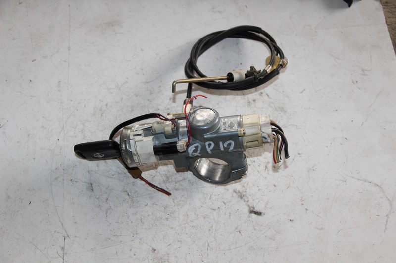 Замок зажигания Nissan Primera