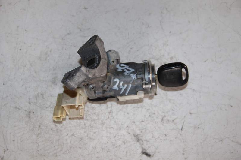 Замок зажигания Toyota Caldina