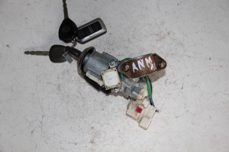 Замок зажигания Toyota Isis