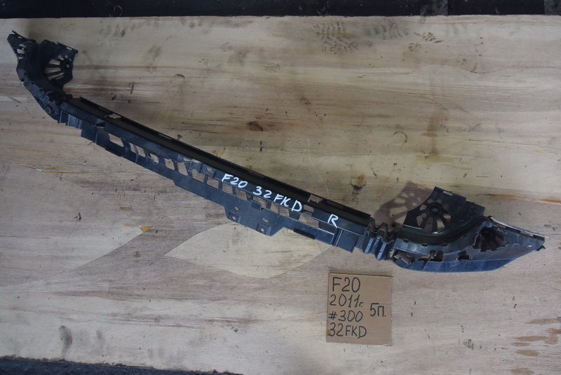 Крепление бампера BMW 1-series