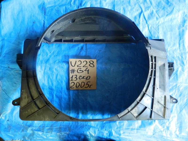 Диффузор радиатора Lincoln Navigator U228