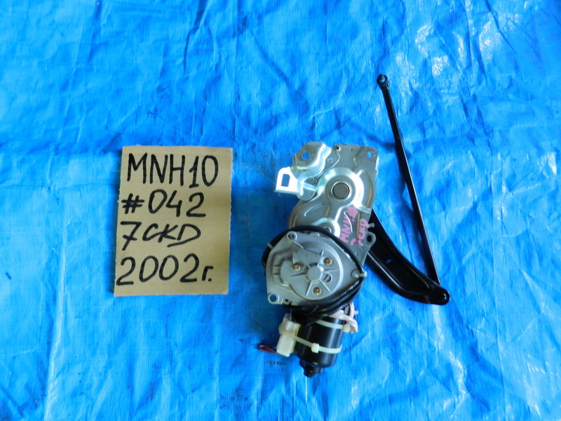 Доводчик двери багажника Toyota Alphard MNH10