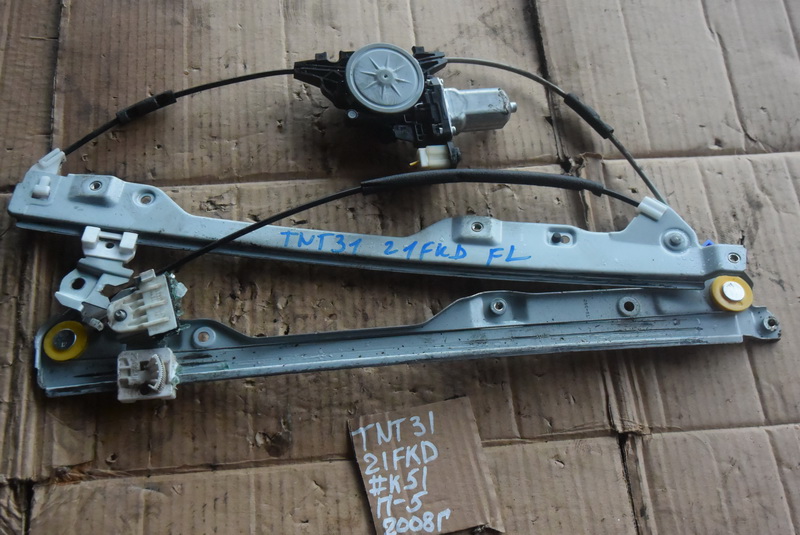 Стеклоподъемник Nissan X-Trail