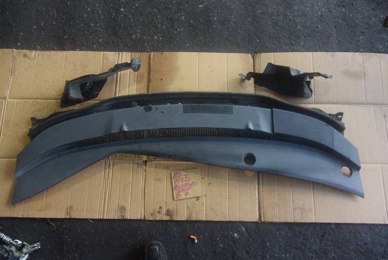 Решетка под лобовое стекло Honda Insight