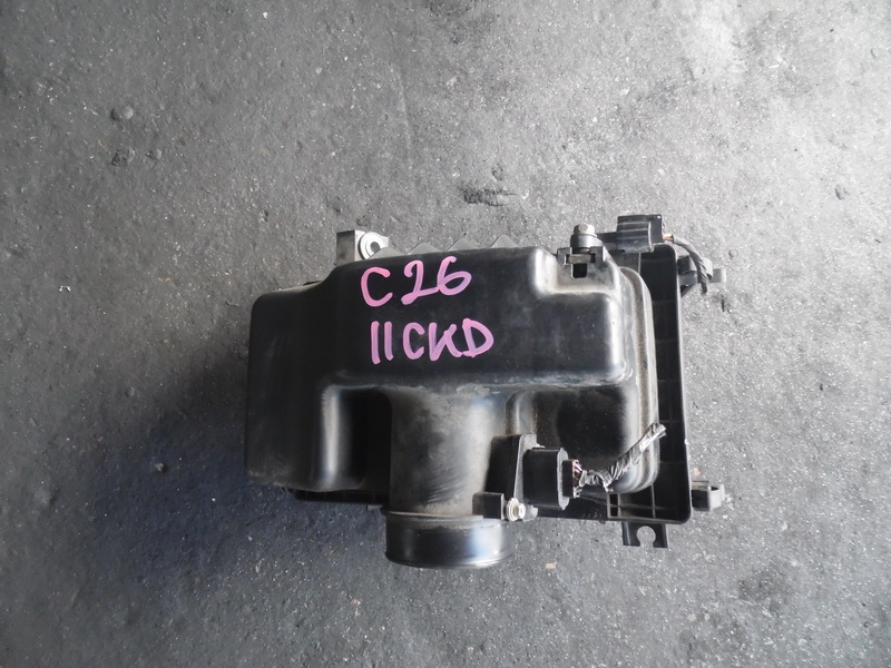 Корпус воздушного фильтра Nissan Serena