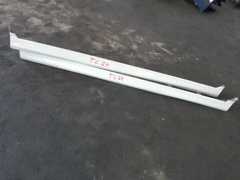 Порог Nissan Serena