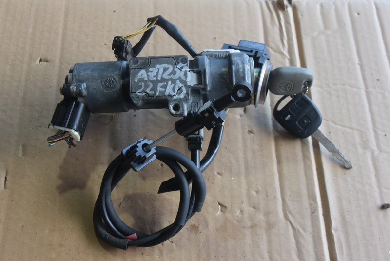 Замок зажигания Toyota Avensis