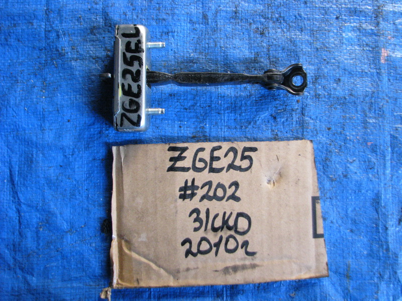 Ограничитель двери Toyota Wish ZGE25