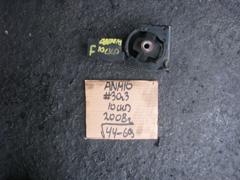 Подушка двигателя Toyota Isis