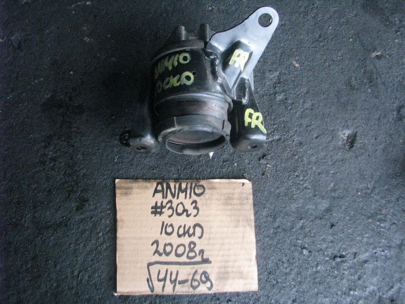 Подушка двигателя Toyota Isis ANM10