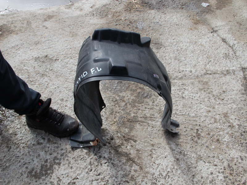 Подкрылок Nissan Ad MVY10