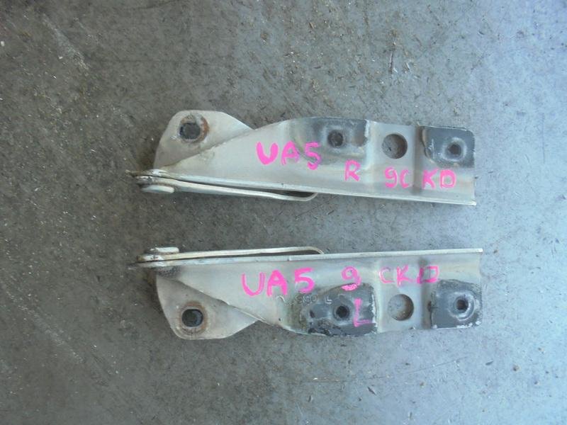 Петля капота Honda Saber UA5