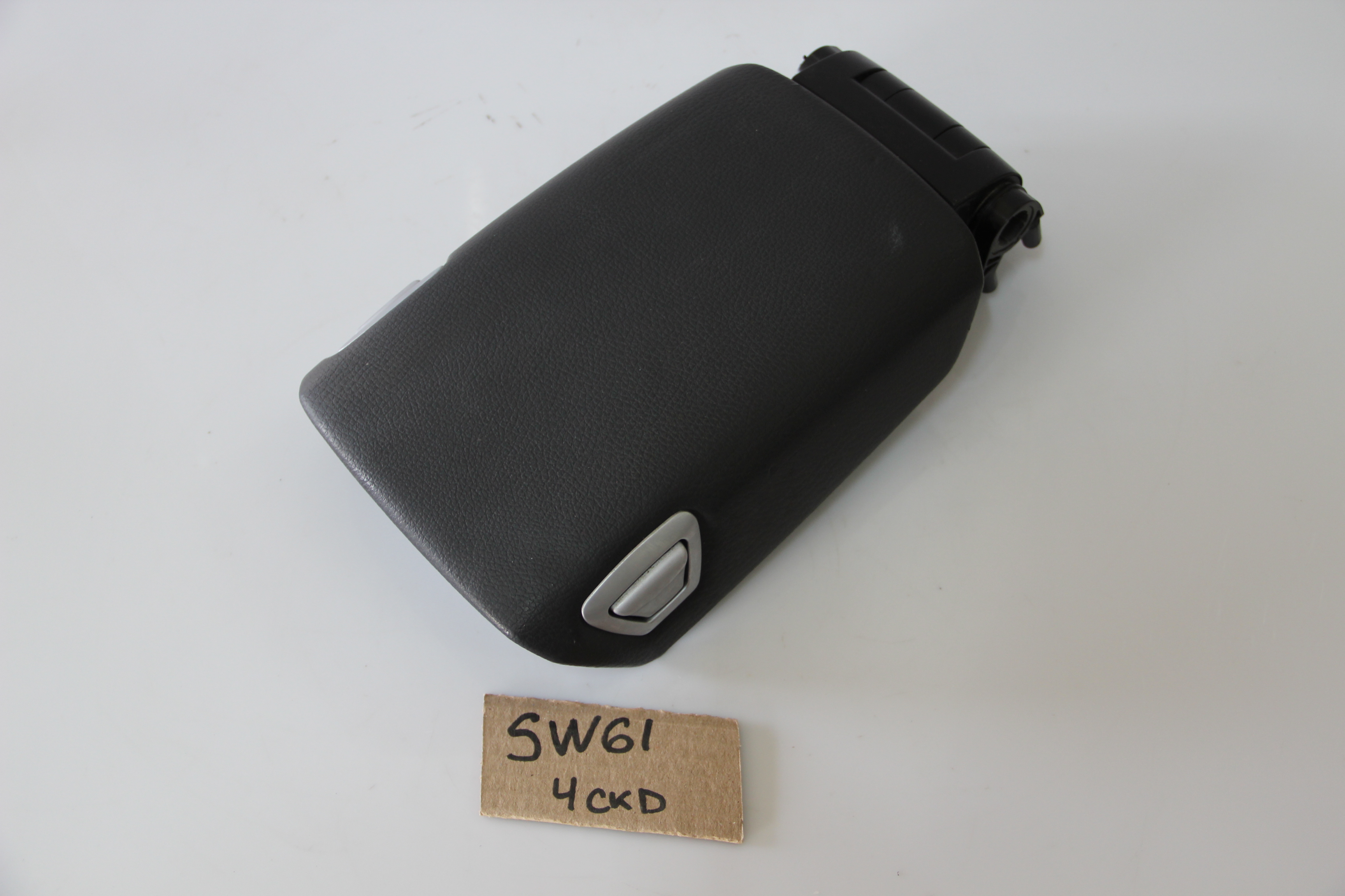 Подлокотник Volvo V70