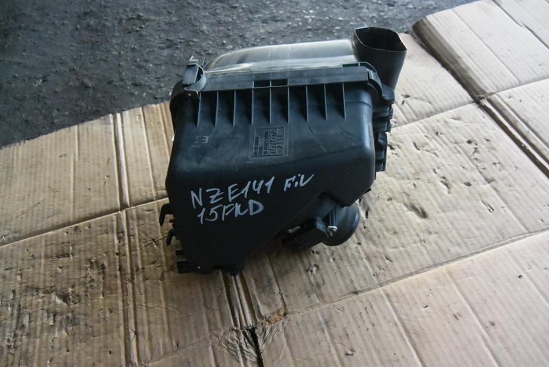 Корпус воздушного фильтра Toyota Corolla Fielder NZE141