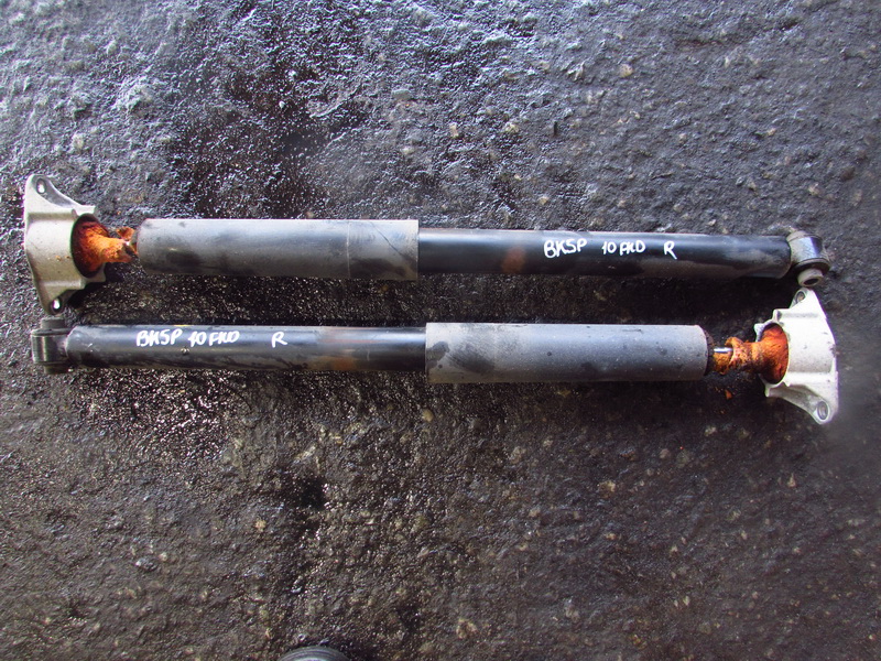 Амортизатор Mazda Axela BK5P