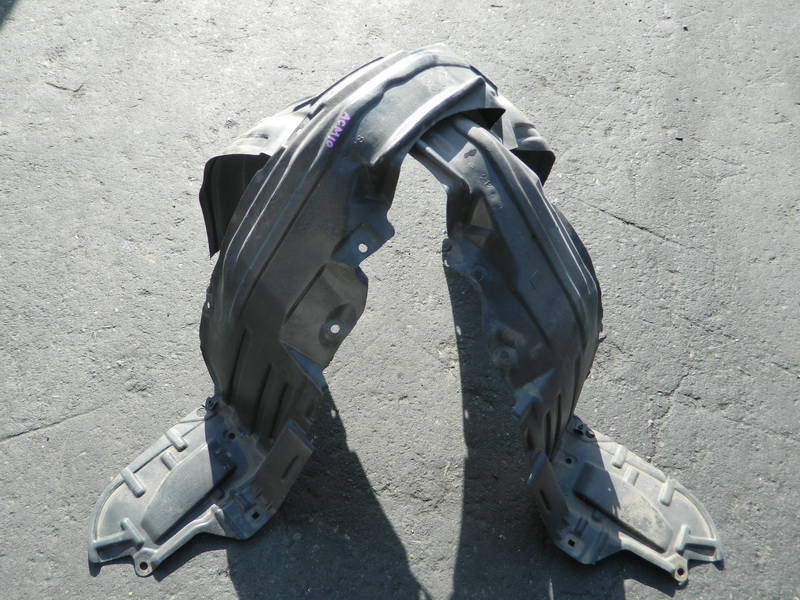 Подкрылок Toyota Gaia ACM10