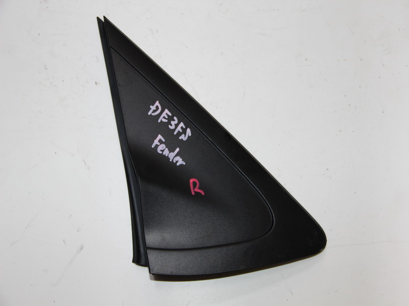 Заглушка на крыло Mazda Demio DE3FS
