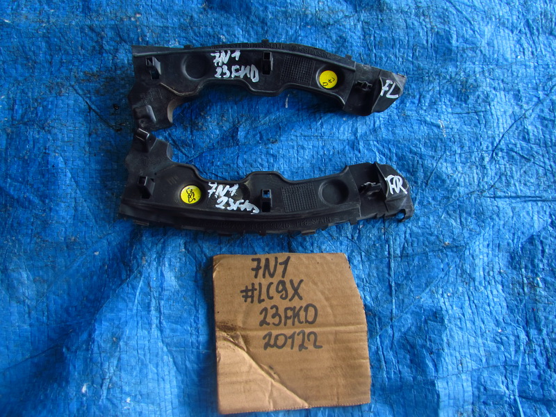 Крепление бампера Volkswagen Sharan 7N1