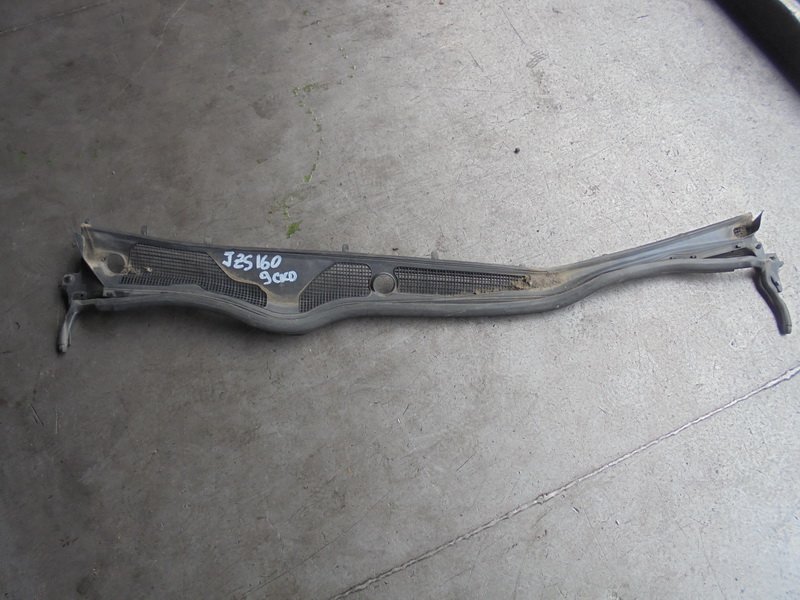 Решетка под лобовое стекло Toyota Aristo