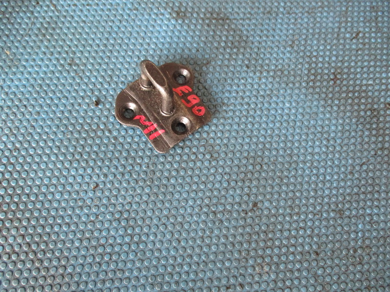 Скоба замка багажной двери BMW 3-series E91