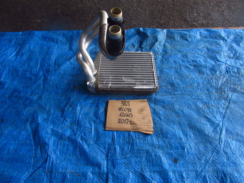 Радиатор печки Volkswagen Passat 365