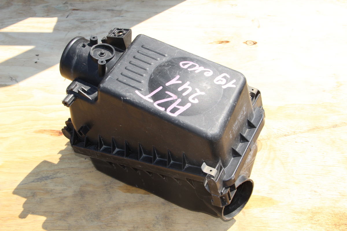 Корпус воздушного фильтра Toyota Caldina