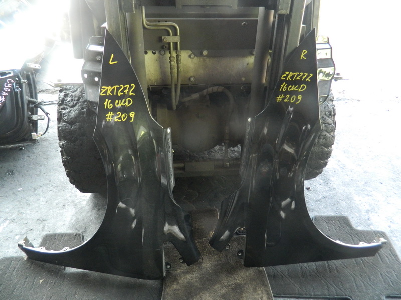 Крыло Toyota Avensis