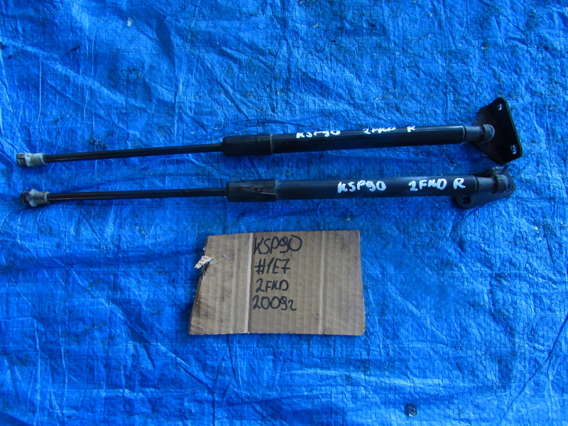 Амортизатор задней двери Toyota Vitz KSP90