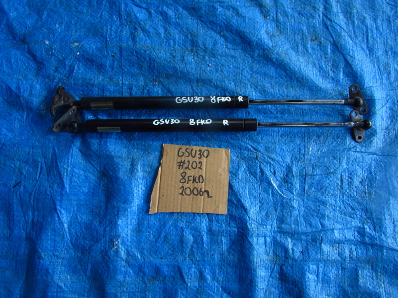 Амортизатор задней двери Toyota Harrier GSU30