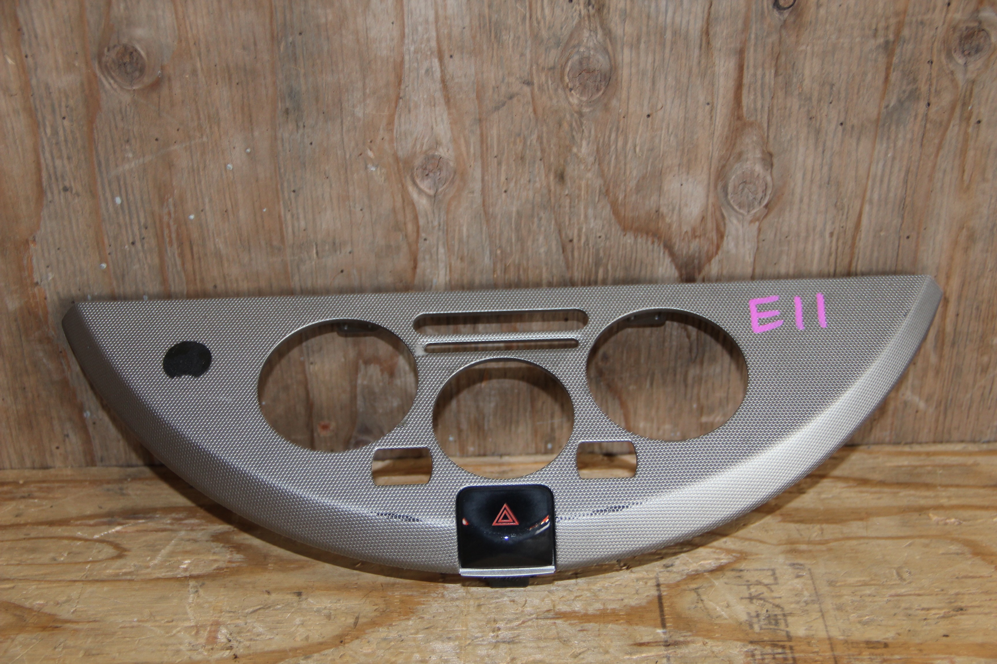 Пластик салона Nissan Note