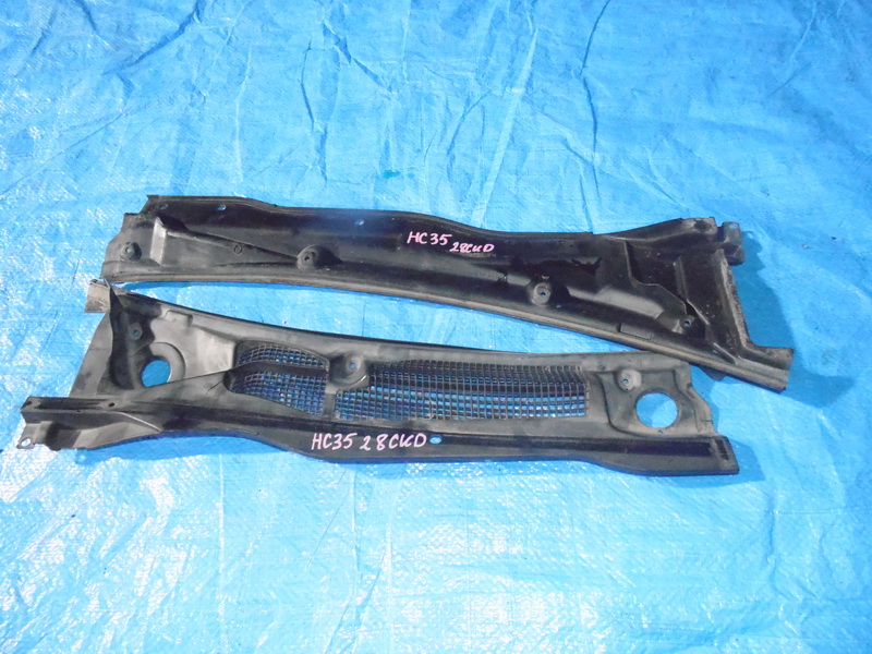 Решетка под лобовое стекло Nissan Laurel