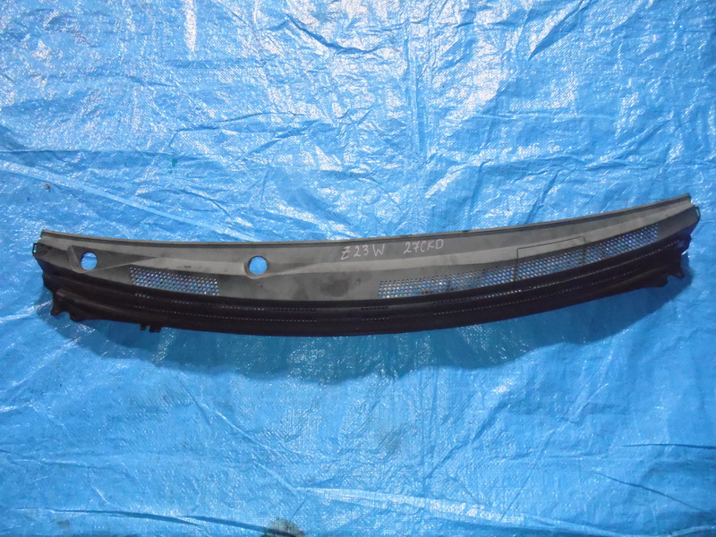 Решетка под лобовое стекло Mitsubishi Colt Plus